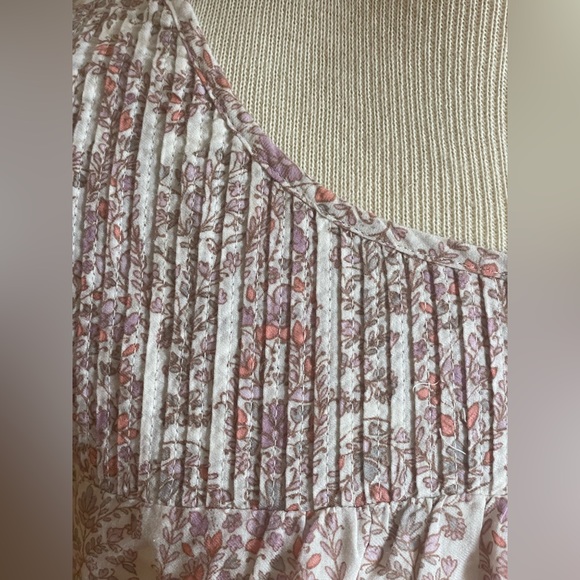 Old Navy Paisley blouse - Picture 4 of 7